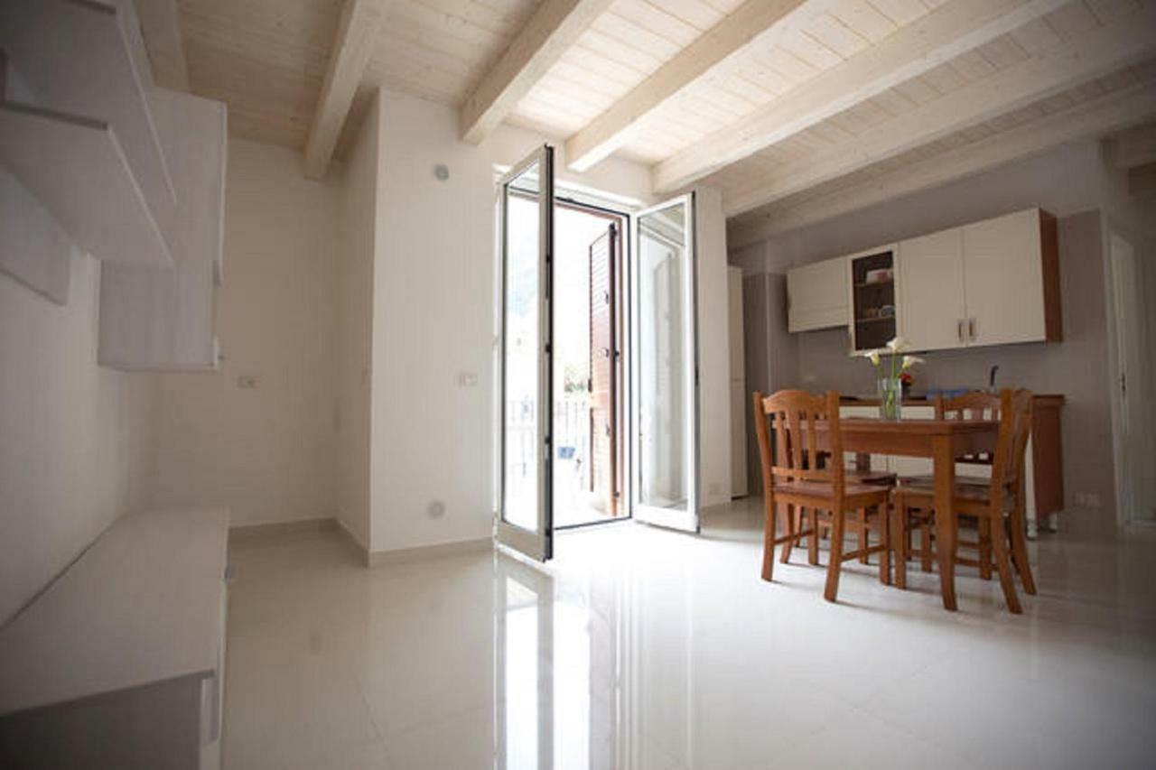 Duchessa Apartment Кастеламаре дел Голфо Екстериор снимка